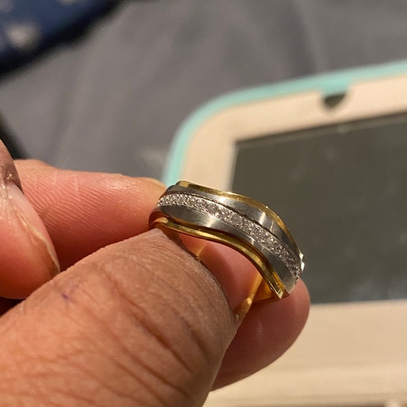 Jewelry - Elegant Gold and Silver Women's Ring